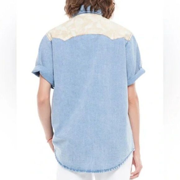 SANDRINE ROSE Western Floral Chambray Denim Top Pearl Snap Pockets Light Wash S - Picture 8 of 13